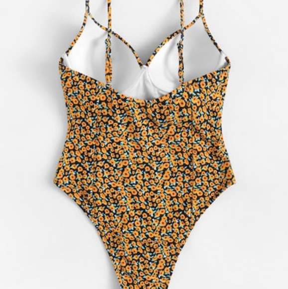 One peice bathing suit - Picture 3 of 7